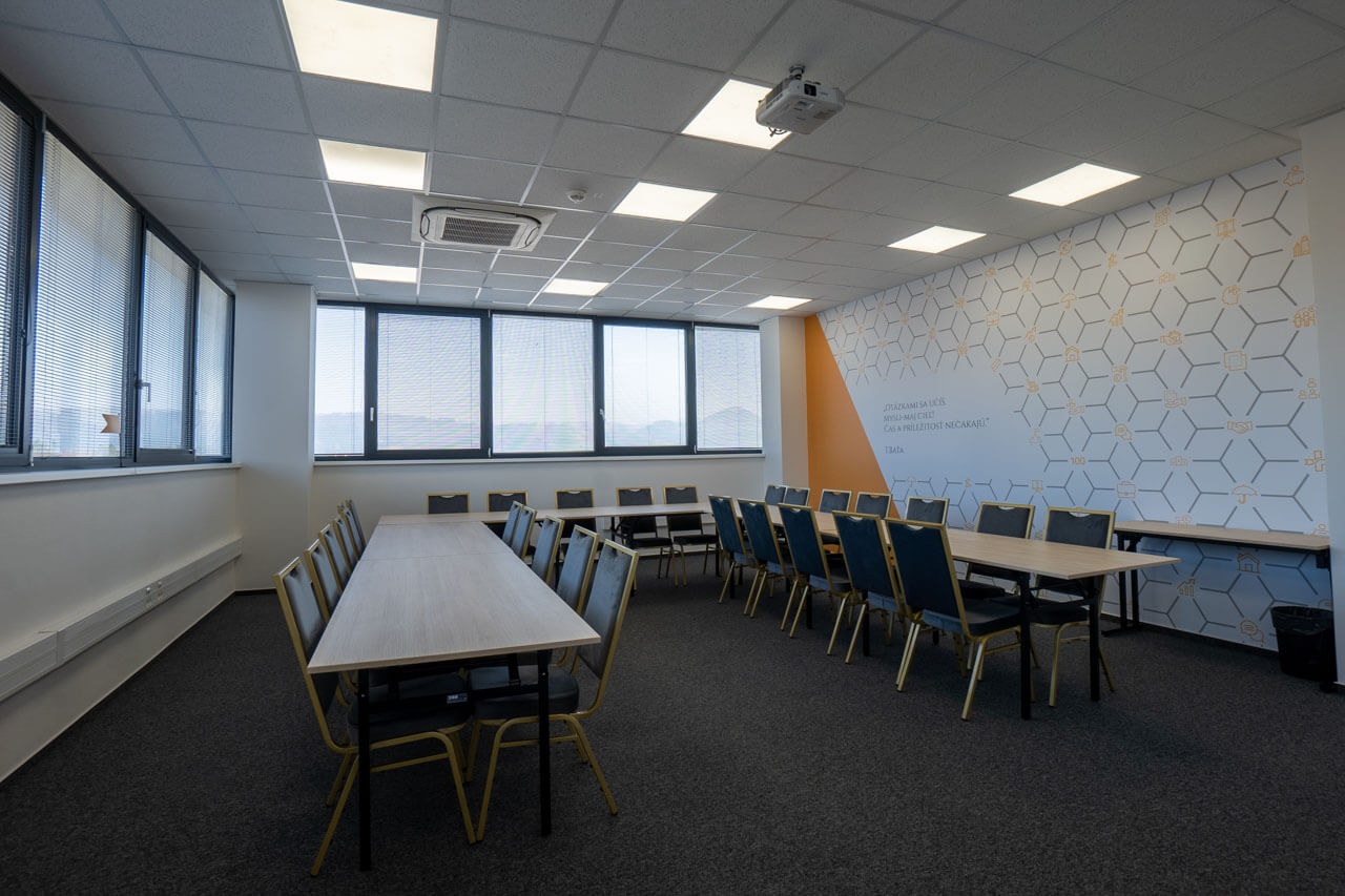 SALÓN BAŤA