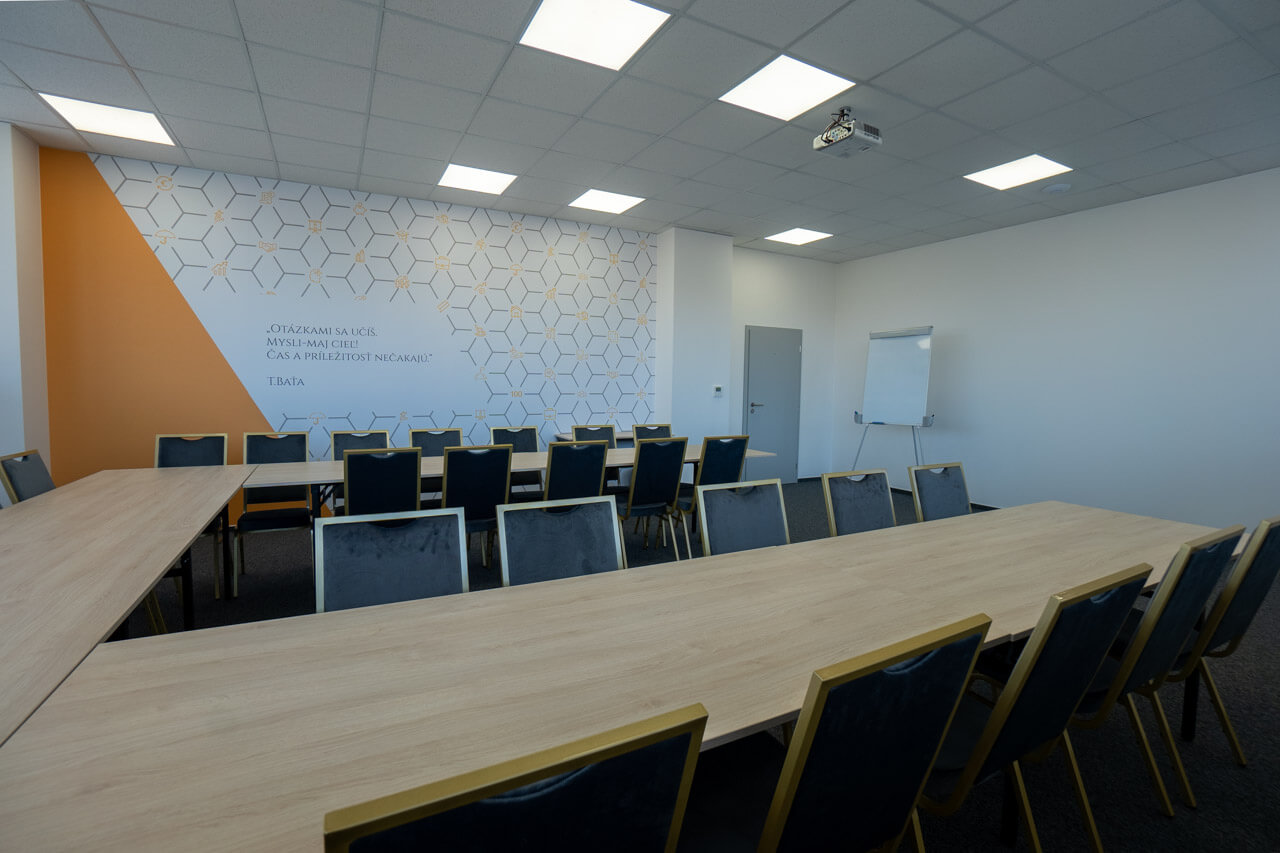 SALÓN BAŤA