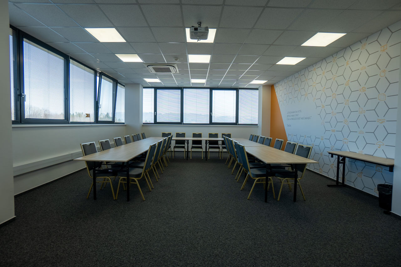 SALÓN BAŤA